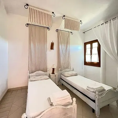 Pedduzza Nel Golfo Di Villa Orosei